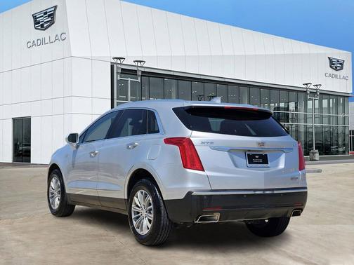 Radiant Silver Metallic 2017 Cadillac XT5 Luxury