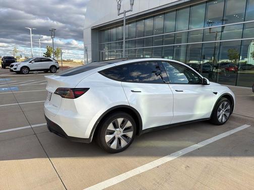 2023 Tesla Model Y Long Range Dual Motor All-Wheel Drive