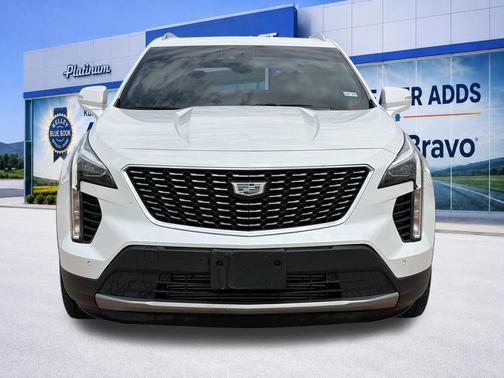Crystal White Tricoat 2023 Cadillac XT4 Premium Luxury