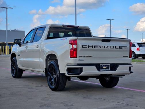 White Sands 2026 Chevrolet Silverado 1500 RST