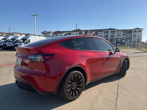 2022 Tesla Model Y Long Range Dual Motor All-Wheel Drive