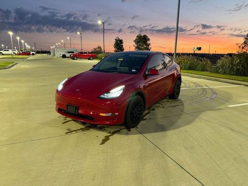 2022 Tesla Model Y Long Range Dual Motor All-Wheel Drive