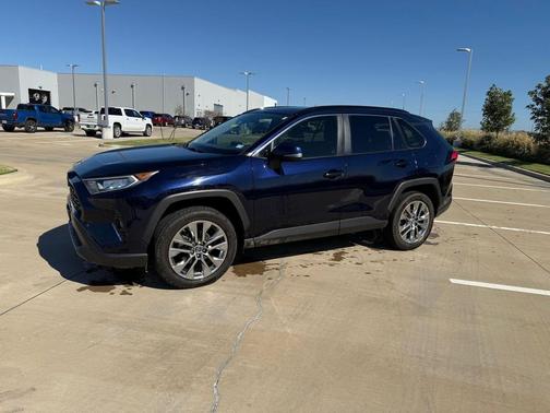 2019 Toyota RAV4 XLE Premium