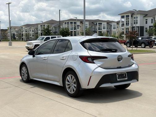 Classic Silver Metallic 2024 Toyota Corolla SE