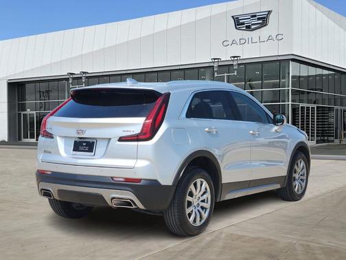 2022 Cadillac XT4 Premium Luxury