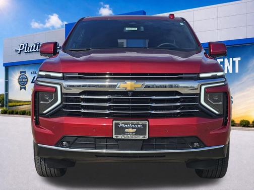 Radiant Red Tintcoat 2026 Chevrolet Suburban LT