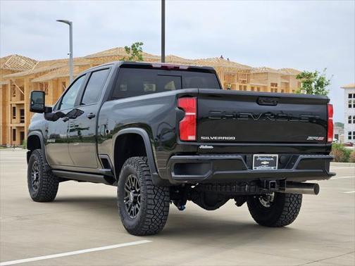 2025 Chevrolet Silverado 2500 4WD Crew Cab Standard Bed ZR2