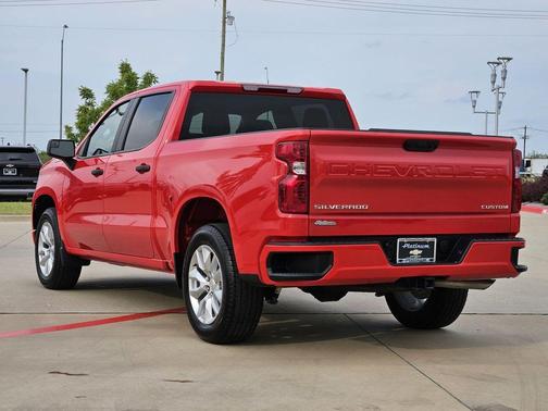 2025 Chevrolet Silverado 1500 Custom