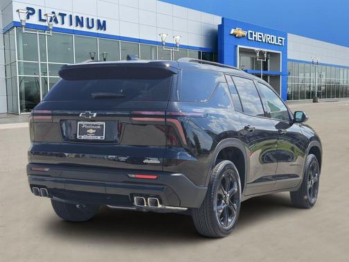 Mosaic Black Metallic 2027 Chevrolet Traverse LT