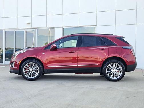 2025 Cadillac XT5 Sport