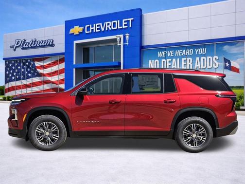 Radiant Red Tintcoat 2026 Chevrolet Traverse LT