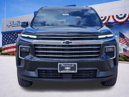 Mosaic Black Metallic 2026 Chevrolet Traverse LT