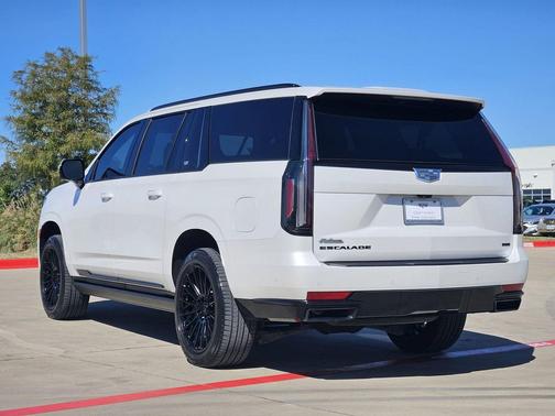 2023 Cadillac Escalade ESV Sport Platinum