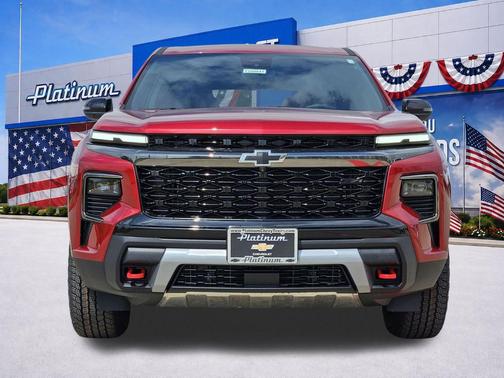 Radiant Red Tintcoat 2026 Chevrolet Traverse AWD Z71