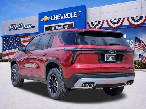Radiant Red Tintcoat 2026 Chevrolet Traverse AWD Z71