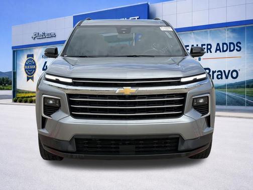 Sterling Gray Metallic 2025 Chevrolet Traverse LT