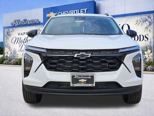 Summit White 2026 Chevrolet Trax LT