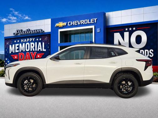 Summit White 2026 Chevrolet Trax LT