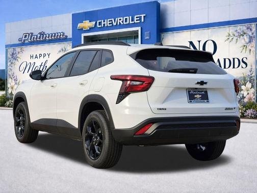 Summit White 2026 Chevrolet Trax LT