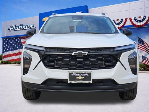 Summit White 2026 Chevrolet Trax LT