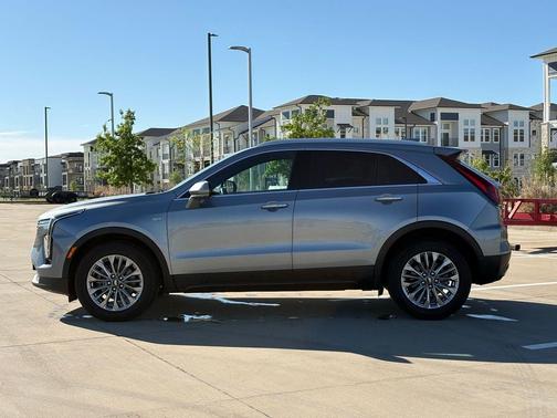 Argent Silver Metallic 2025 Cadillac XT4 Premium Luxury