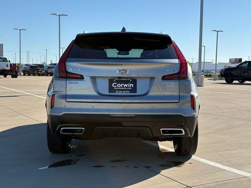 Argent Silver Metallic 2025 Cadillac XT4 Premium Luxury