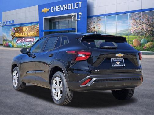 Mosaic Black Metallic 2026 Chevrolet Trax LS