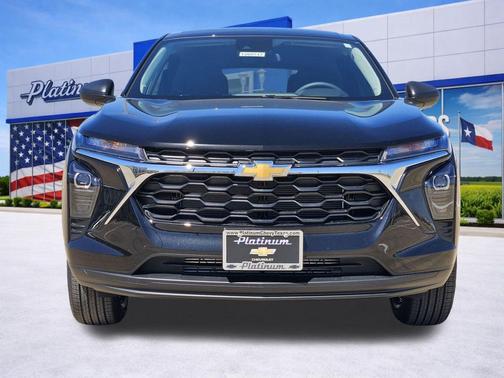 Mosaic Black Metallic 2026 Chevrolet Trax LS