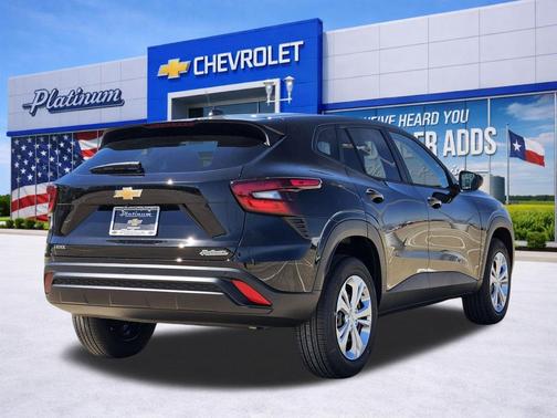 Mosaic Black Metallic 2026 Chevrolet Trax LS