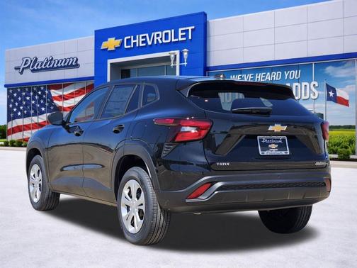 Mosaic Black Metallic 2026 Chevrolet Trax LS