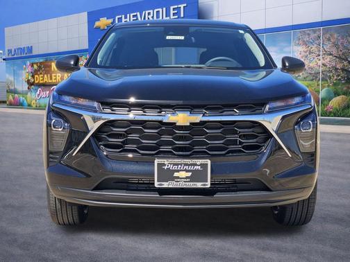 Mosaic Black Metallic 2026 Chevrolet Trax LS