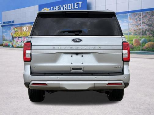 ICONIC SILVER METALLIC 2024 Ford Expedition Max XLT