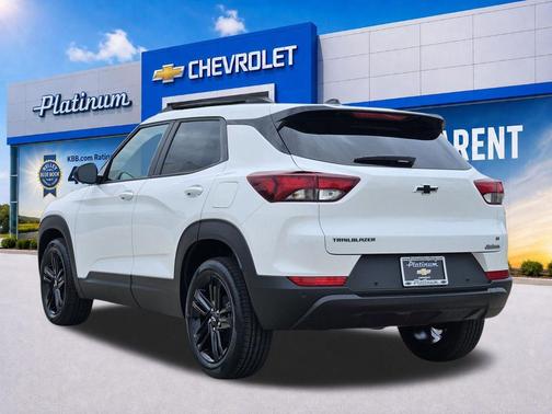 Summit White 2026 Chevrolet Trailblazer LT