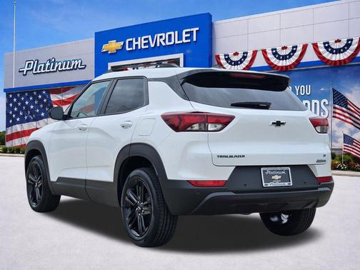 Summit White 2026 Chevrolet Trailblazer LT