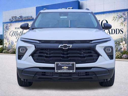 Summit White 2026 Chevrolet Trailblazer LT