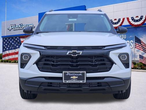 Summit White 2026 Chevrolet Trailblazer LT