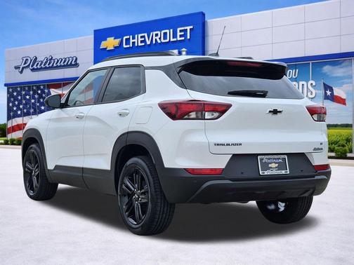 Summit White 2026 Chevrolet Trailblazer LT