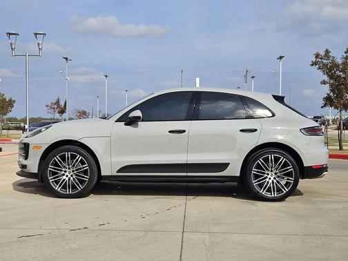 2021 Porsche Macan Base