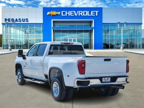 2026 Chevrolet Silverado 3500 LT