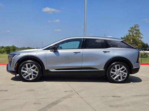 2025 Cadillac OPTIQ Luxury 1 AWD