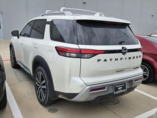 2023 Nissan Pathfinder Platinum FWD