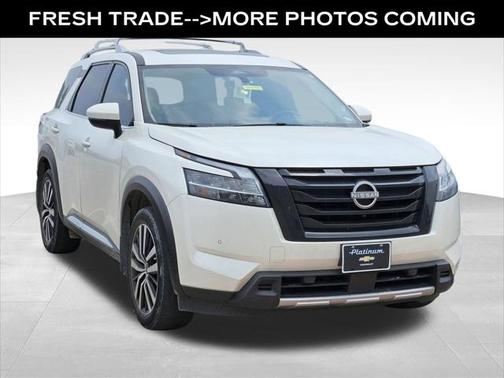 2023 Nissan Pathfinder Platinum FWD