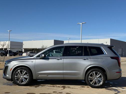 2025 Cadillac XT6 Premium Luxury FWD