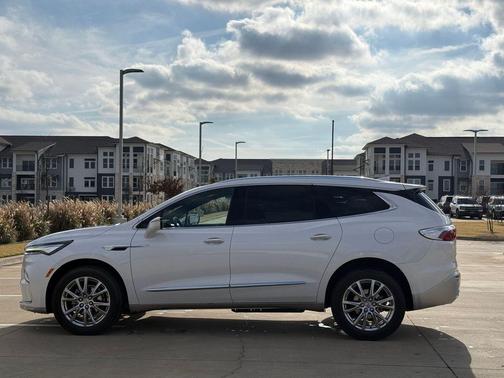 2023 Buick Enclave Essence FWD