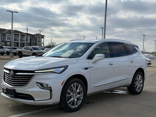 2023 Buick Enclave Essence FWD