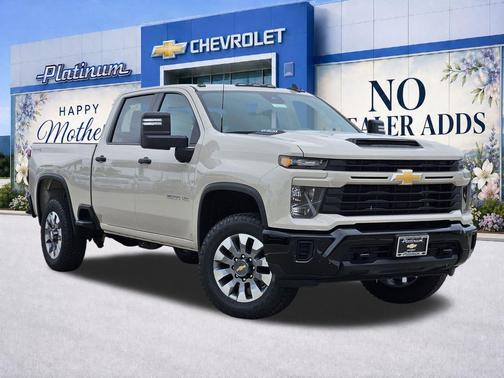 White Sands 2026 Chevrolet Silverado 2500 Custom
