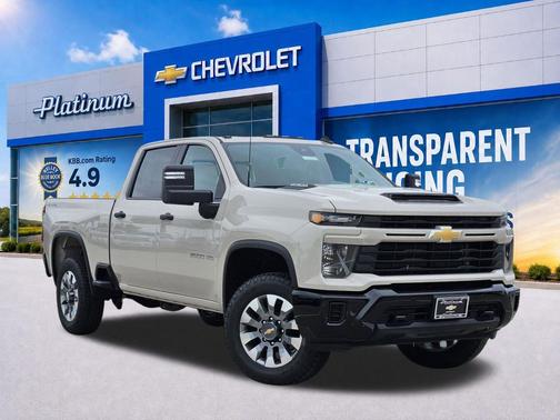 White Sands 2026 Chevrolet Silverado 2500 Custom