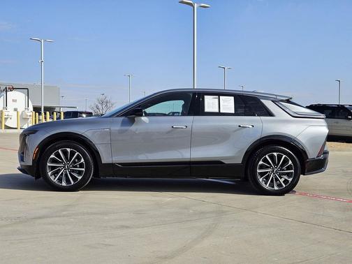 2024 Cadillac LYRIQ Sport