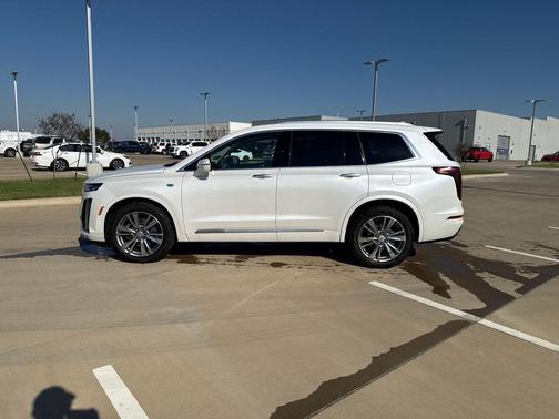 2023 Cadillac XT6 Premium Luxury FWD