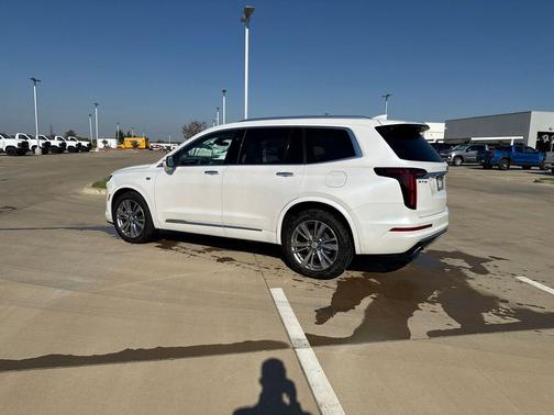 2023 Cadillac XT6 Premium Luxury FWD